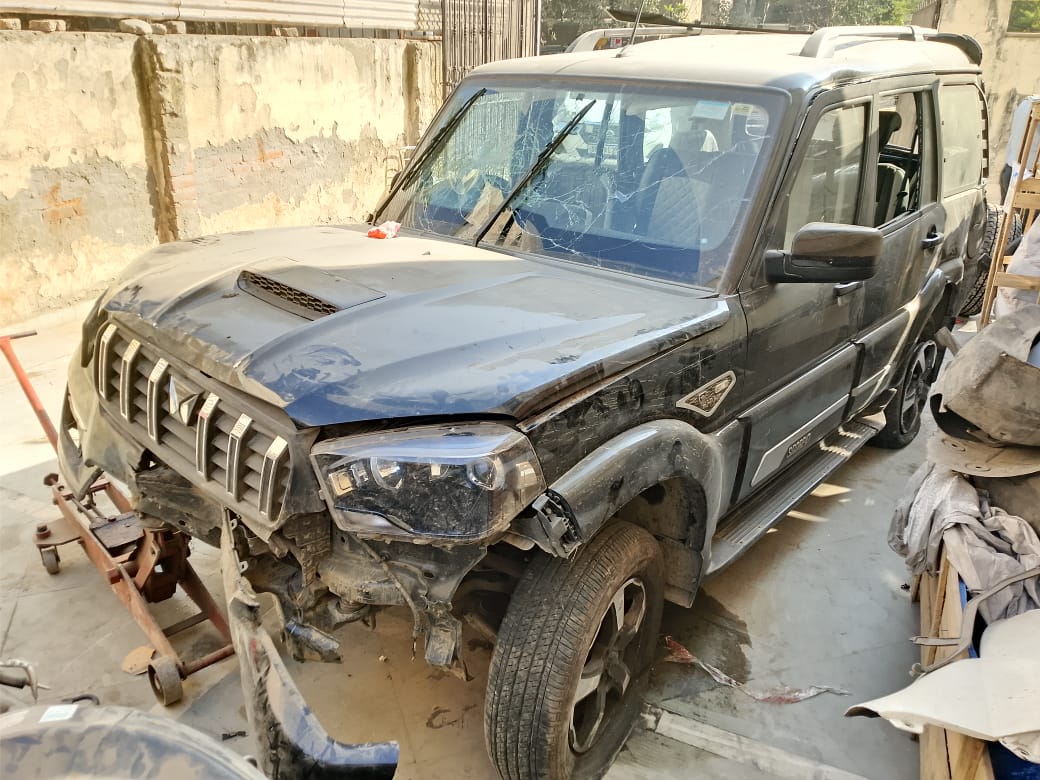 M & M  SCORPIO CLASSIC S11 7 STR